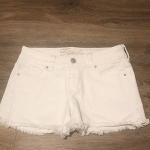 🎉price drop🎉White jean shorts